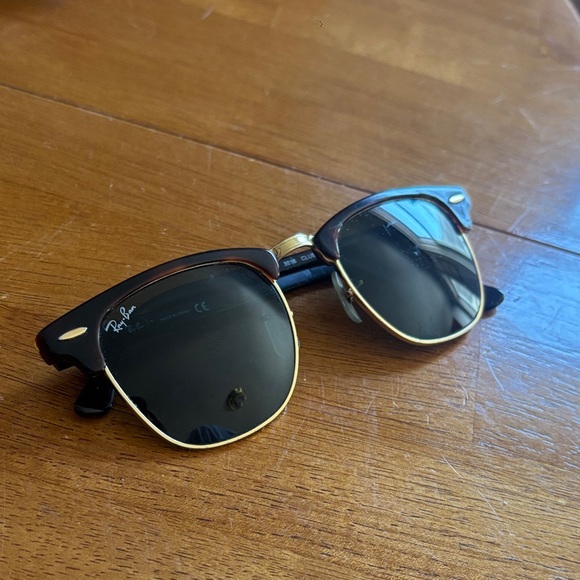 Ray-Ban Other - Ray-Ban Classic Clubmaster Sunglasses